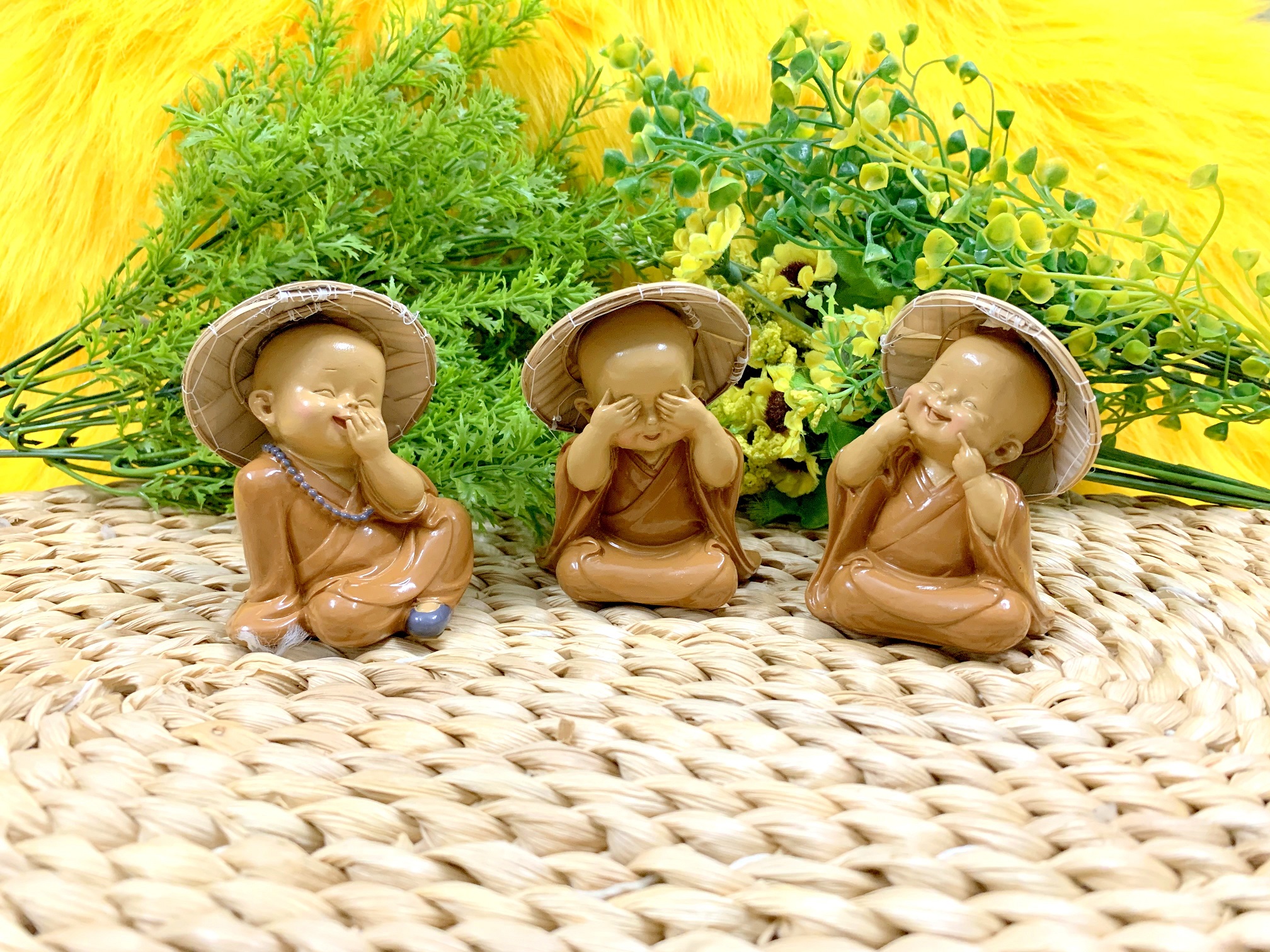 Chú tiểu Hoan Hỉ Tài Lộc Đội Nón Lá Việt Nam