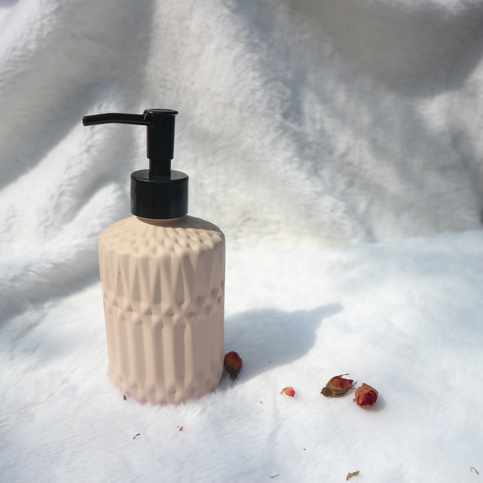 Bình Sứ Đựng Xà Phòng Màu Hồng Sang Trọng - Dễ Thương