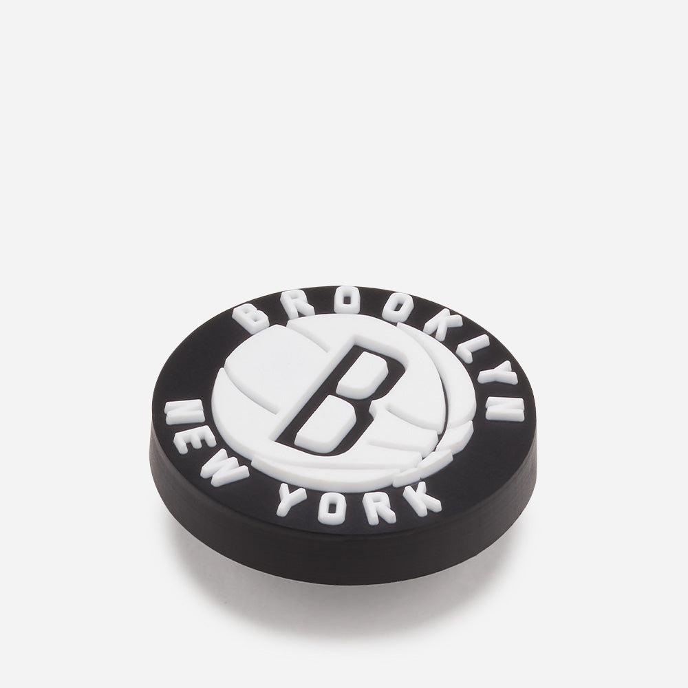 Huy hiệu jibbitz Crocs Nba Brooklyn Nets - 10011887
