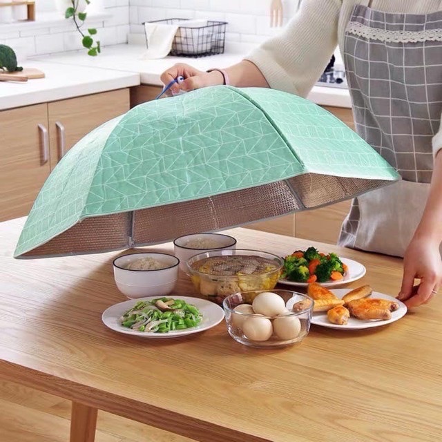 Lồng bàn giữ nhiệt gấp gọn 6 cạnh có khung sắt , giúp cho thức ăn luôn nóng hổi trên bàn , tránh côn trùng ruồi , muỗi vô cùng tiện lợi