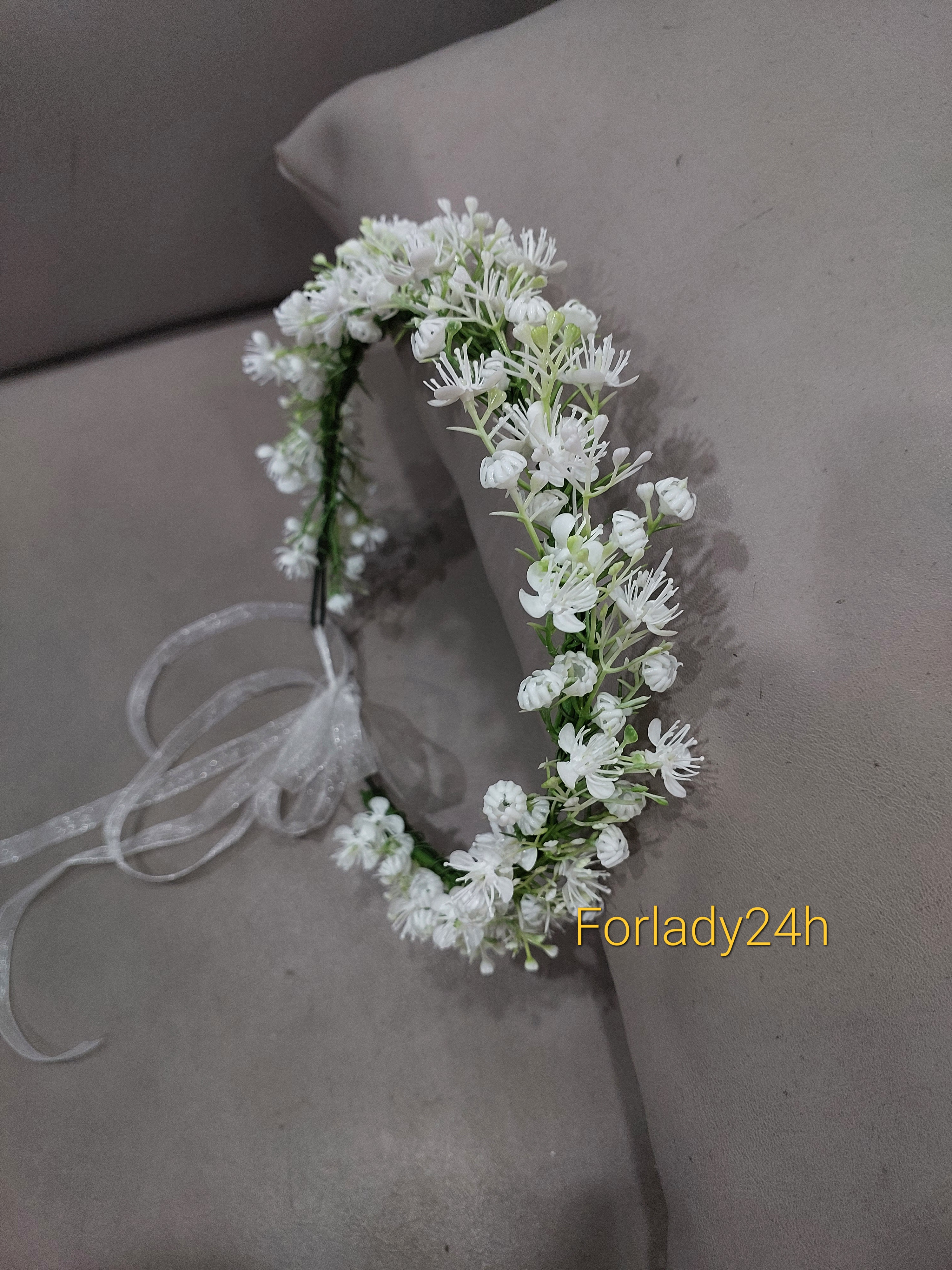 Vòng hoa đội đầu