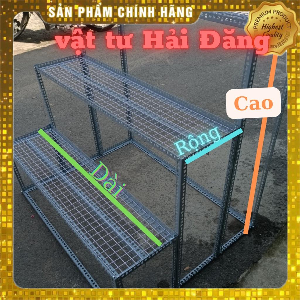Kệ sắt bậc thang 3 tầng vỉ lưới ô vuông,giá,kệ đang năng nhiều kích thước,có bánh xe