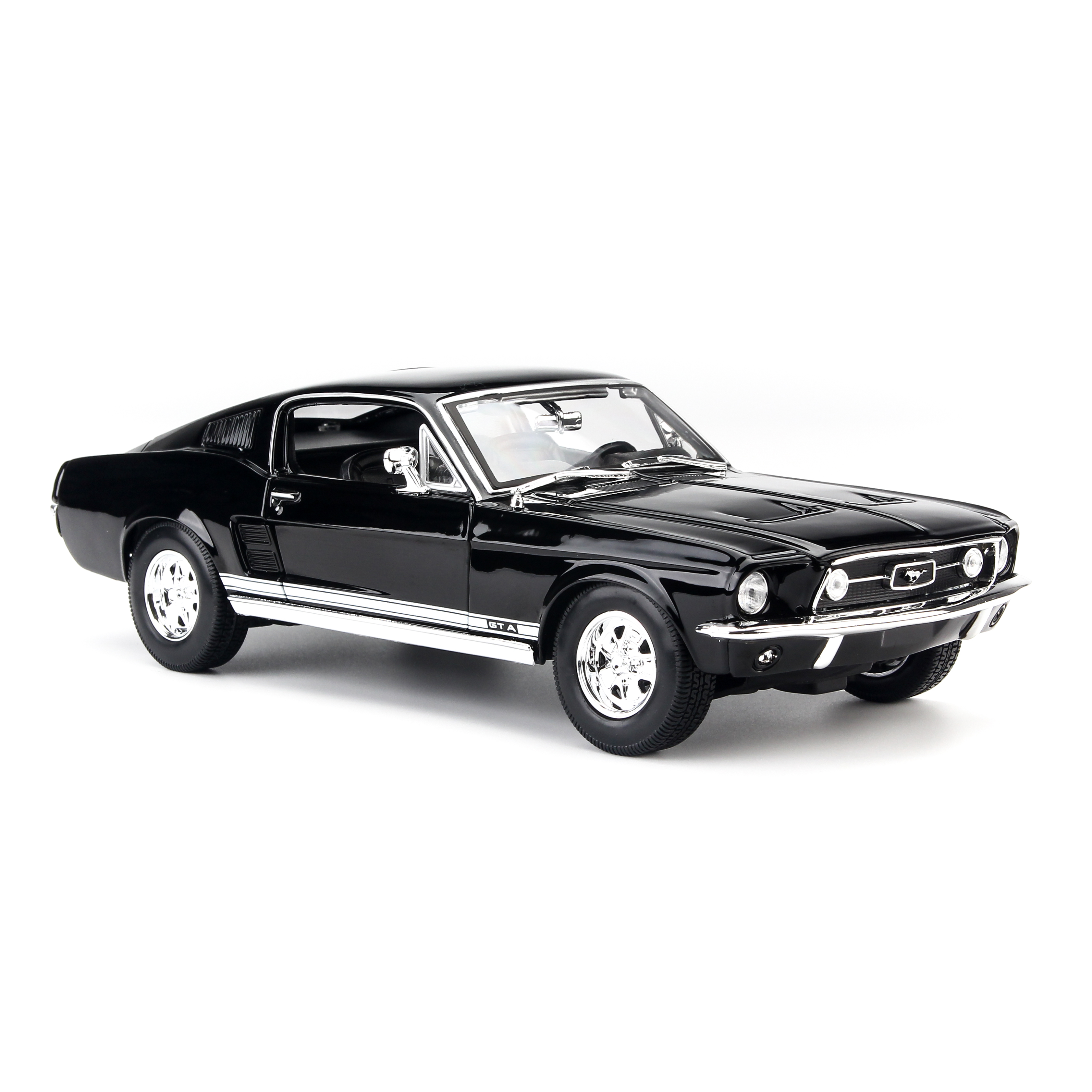 Mô hình xe Ford Mustang GTA Fastback 1967 1:18 Maisto - 31166