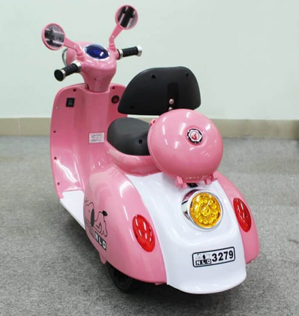 XE VESPA ĐIỆN 3279 CHO BÉ ( GIAO MÀU NGẪU NHIÊN )