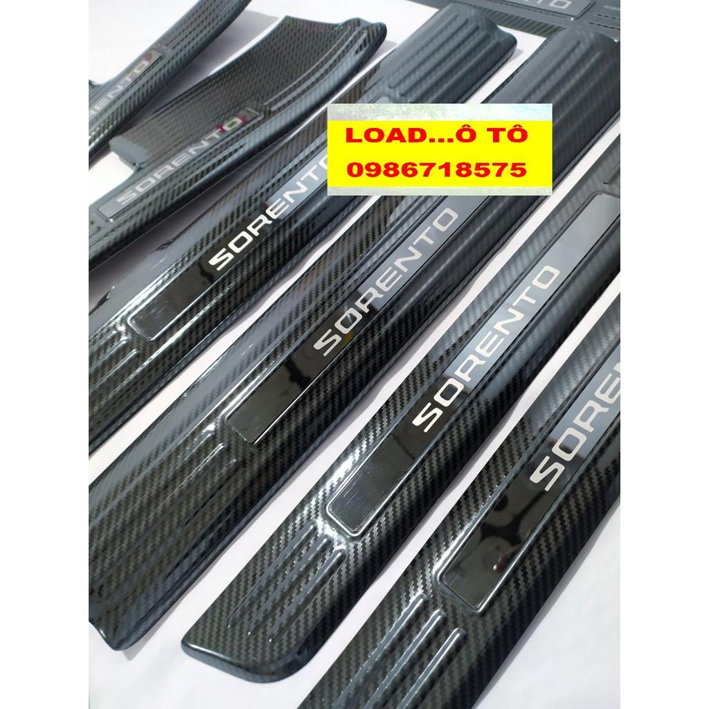 Ốp Bậc Cửa, Nẹp Bước Chân Trong, Ngoài Xe KIA SORENTO 2023-2021 Mẫu Vân Carbon Cao Cấp