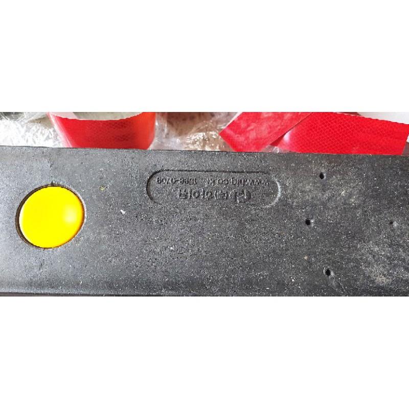 CHẶN BÁNH XE CONTENER
