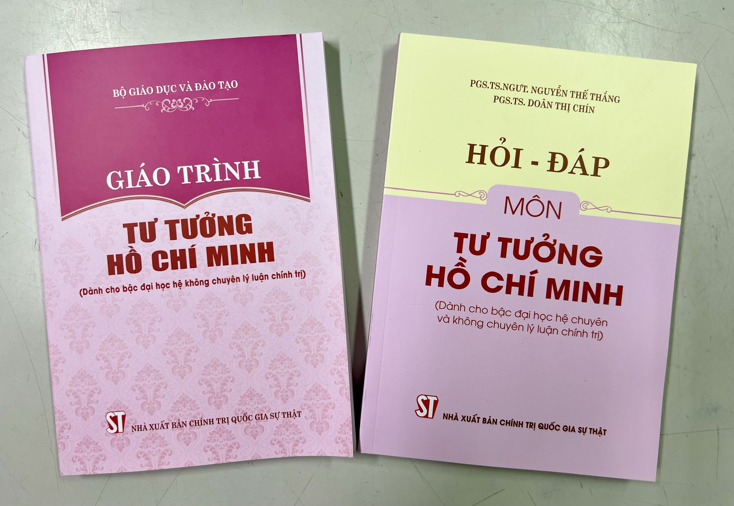 Hình ảnh Combo Giáo trình Tư tưởng Hồ Chí Minh + Hỏi - đáp môn Tư tưởng Hồ Chí Minh (Dành cho bậc đại học hệ chuyên và không chuyên lý luận chính trị)