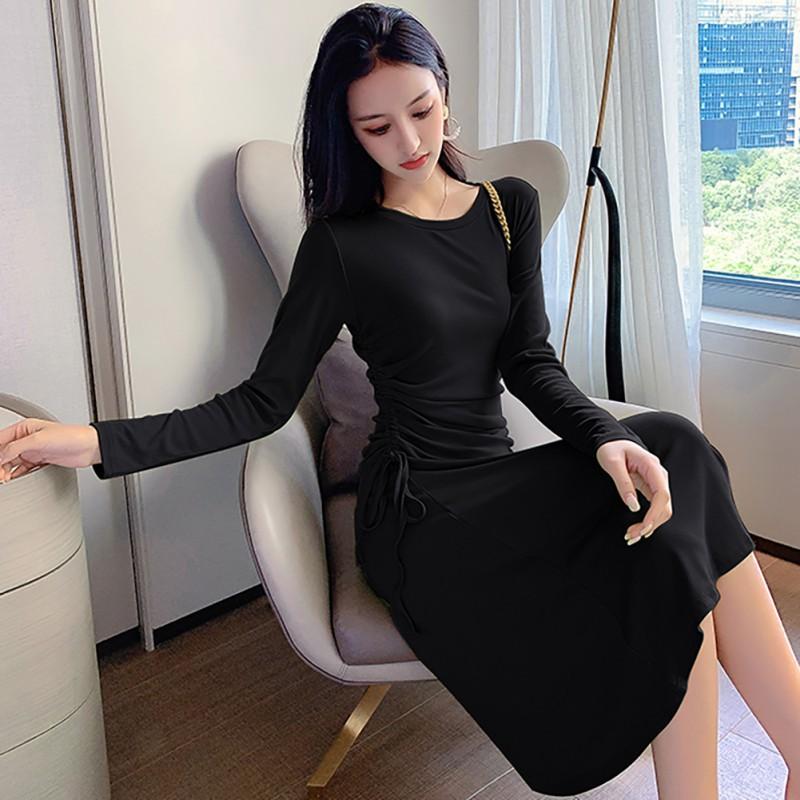 Đầm tay dài cổ tròn thiết kế đơn giản thanh lịch