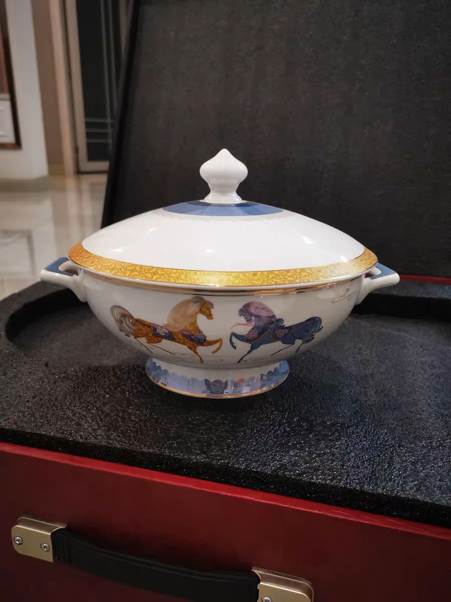 Bộ bát đĩa sứ xương cao cấp, Bộ bát ăn cơm Song Mã 60 chi tiết, Hàng Nhập khẩu Mạ vàng 24K, An toàn tuyệt đối cho sức khỏe