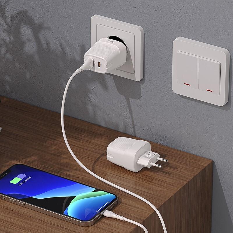 Cốc sạc 2 cổng USB Hoco C85A chân tròn QC3.0 và TypeC PD20W