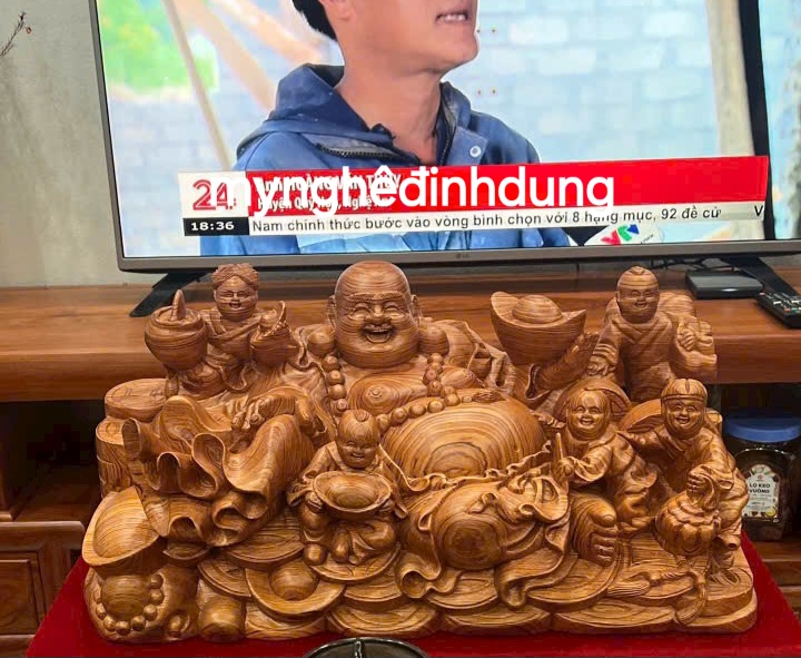 Tượng phật di lặc để bàn tiếp khách bằng gỗ hương đá kt 60x28x27cm