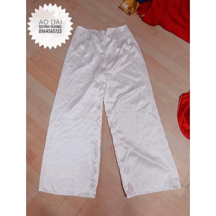 Áo dài voan đỏ hoa ngực cổ bèo cách điệu