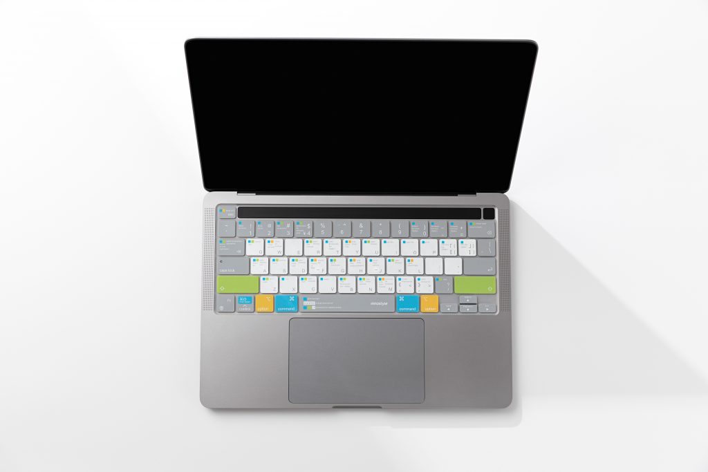 Miếng phủ bàn phím bảo vệ dành cho MacBook Air 13 inch 2020 M1 hiệu INNOSTYLE KEYGUARD NAVIGATOR SHORTCUT - Hàng Chính Hãng