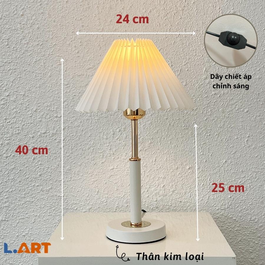 Đèn ngủ để bàn trang trí kim loại trắng vàng vintage chao xếp ly DBK002