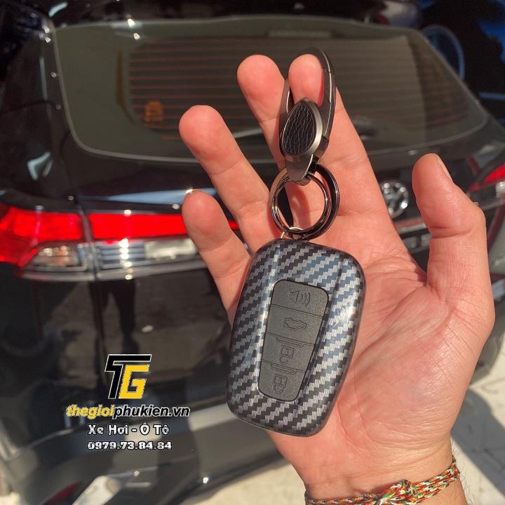 Ốp chìa khóa Carbon Toyota Camry 2019 kèm móc đeo INOX