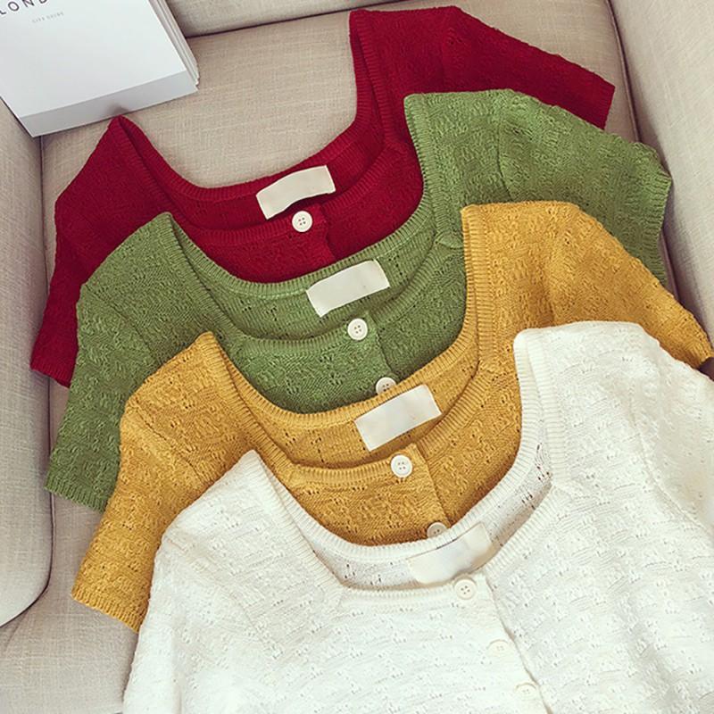 Áo thun dệt kim tay ngắn phối nút màu trơn cho phái nữ