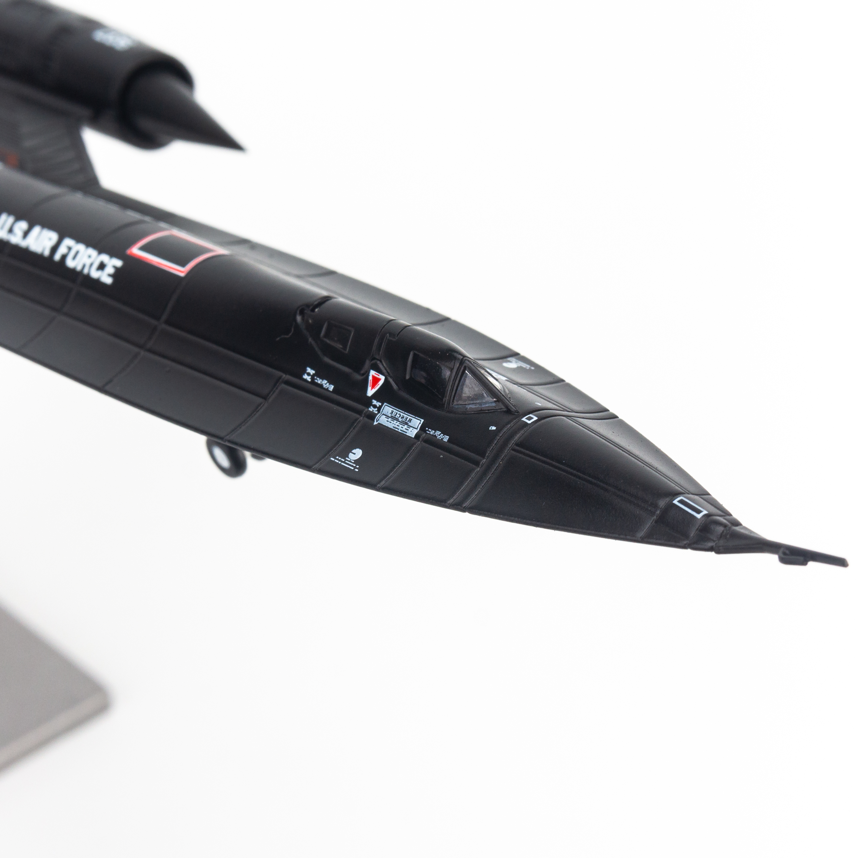 Mô hình máy bay quân sự SR71 Blackbird US Air Force 1:144