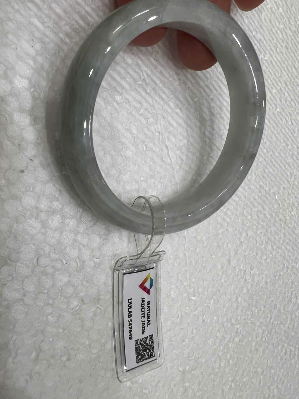 Vòng Cẩm Thạch Tự Nhiên Bản Hẹ Type A Ni 55mm Cao 12mm Dầy 8mm Kiểm Định Liulab 547649 Màu Trắng Bông Bông bóng sang đẹp xinh xắn các Chị mệnh Kim mệnh Thủy 53kg - 58kg đeo tay sang sịn ạ