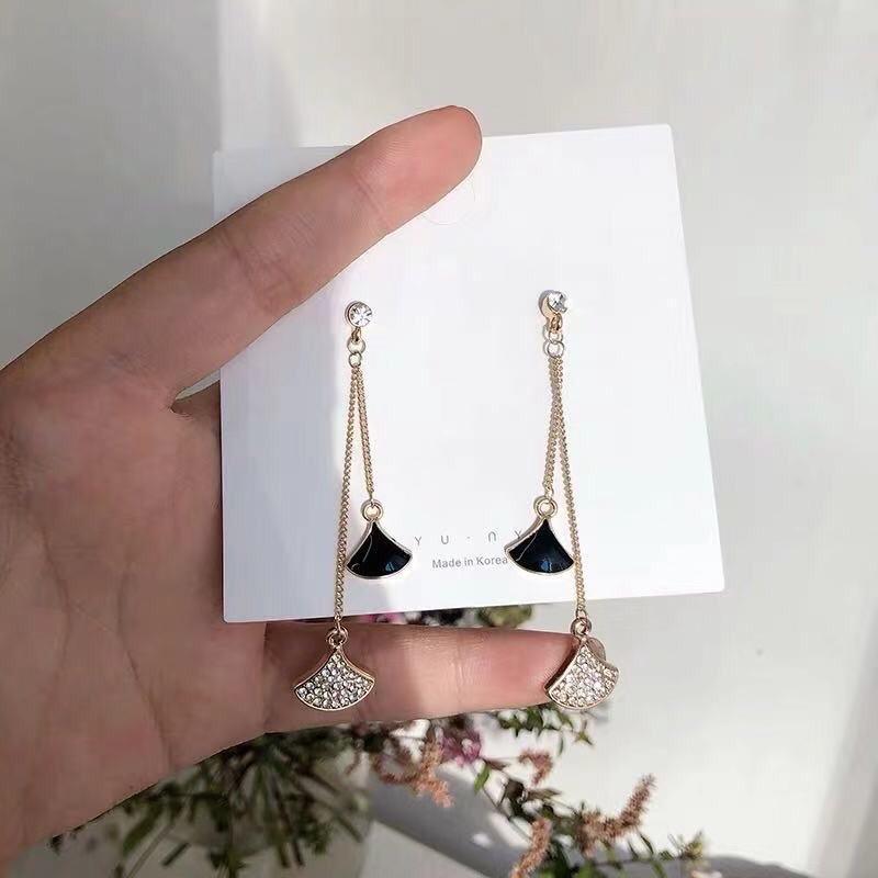 Bông tai dài phối đá 2 màu phong cách Hàn Quốc