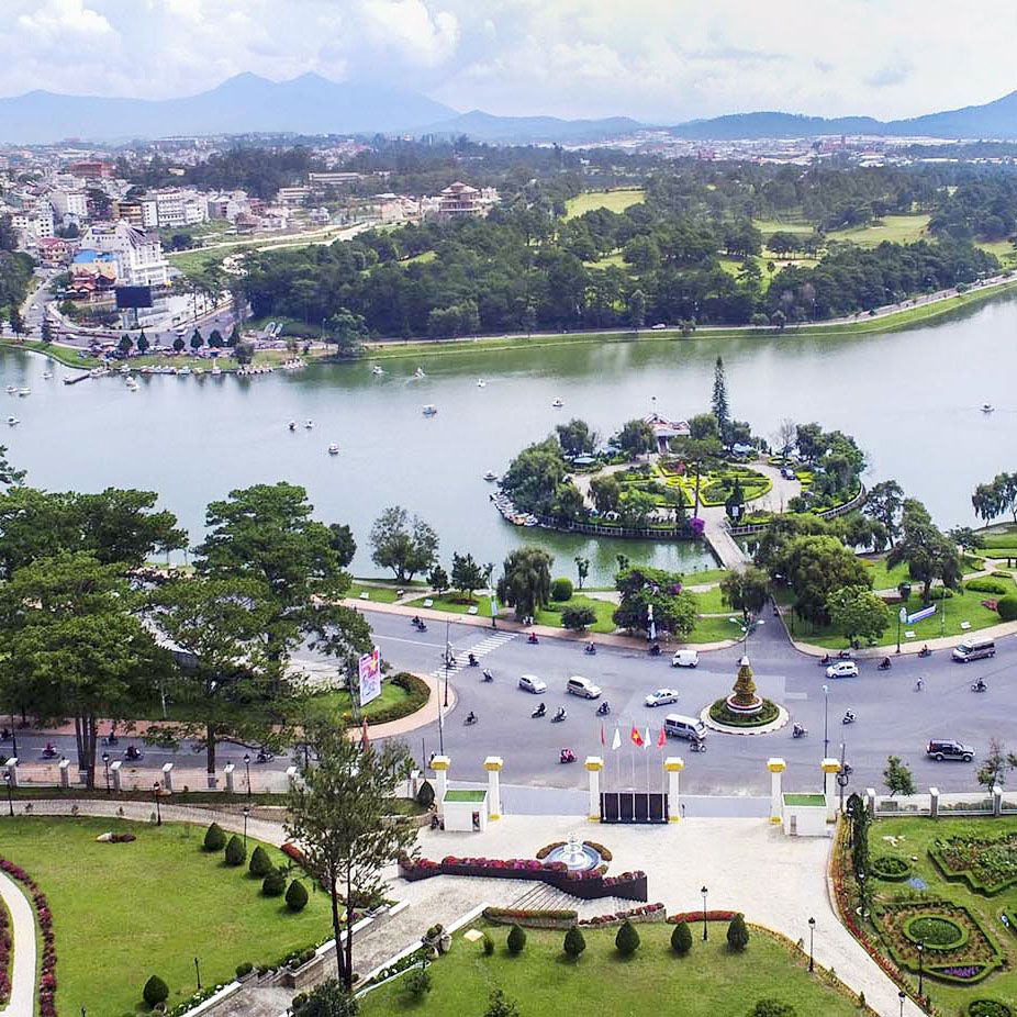 Tour Đà Lạt 3N3Đ Cổng Trời - Que Garden - Làng Cổ Tích - Nông Trại Cún - Đồi Chè Cầu Đất - LangBiang - Mê Linh Coffee - Cồng Chiêng Tây Nguyên, Khởi Hành Tối Thứ 5 Hàng Tuần & Dịp Lễ Tết