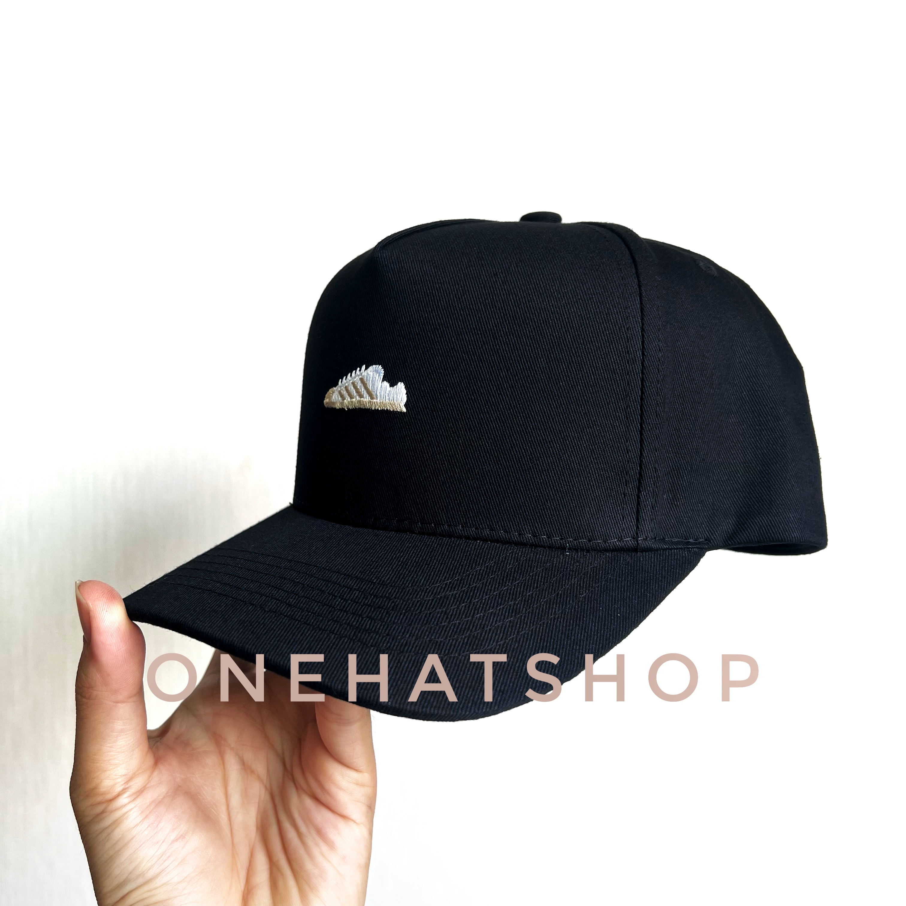 Nón lưỡi trai vành cong 2 phiên bản logo Sneaker giày 4 kẻ sọc Brand One Hat