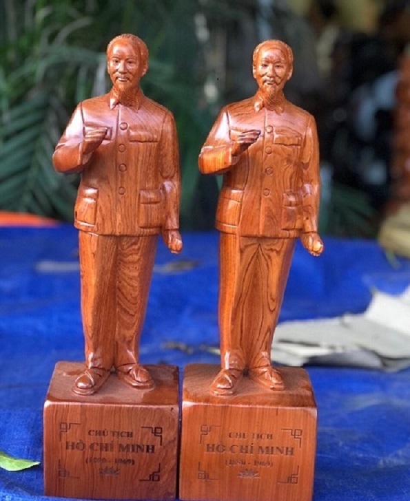 Tượng bác hồ gỗ hương 50cm