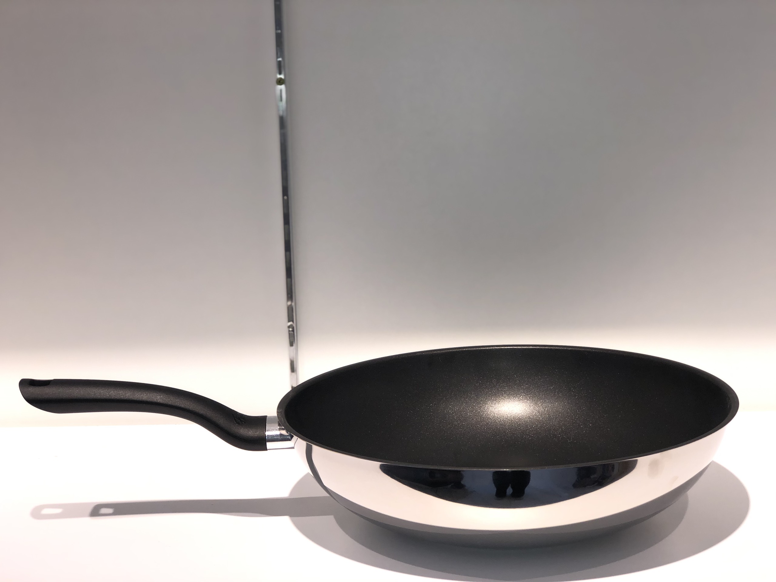 Chảo đáy sâu / sâu lòng chống dính Fissler Cenit Wok 32cm - Sản xuất tại Ý - Hàng chính hãng