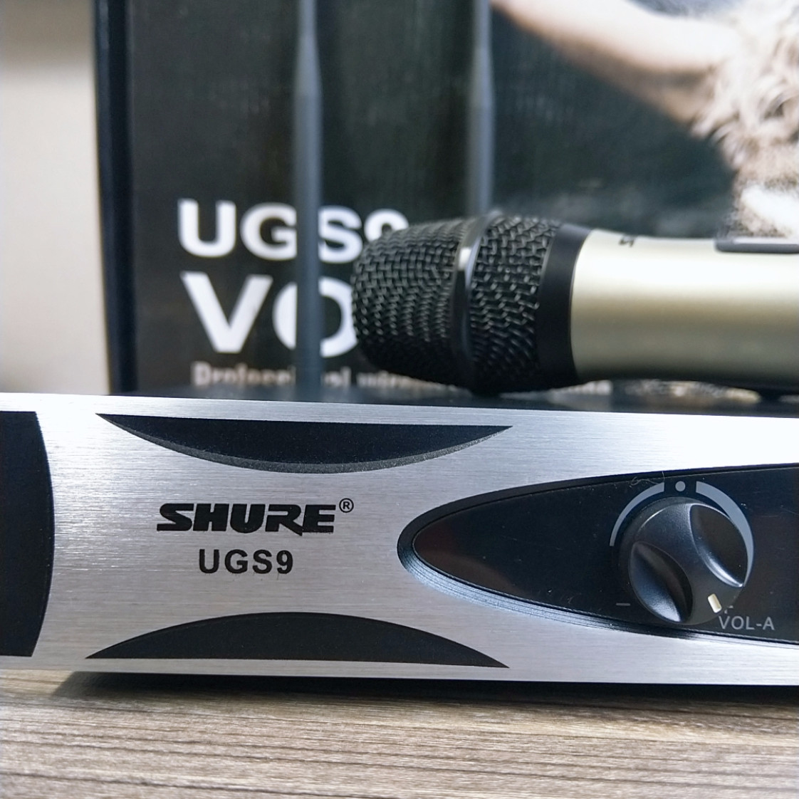 Micro Shure UGS9 Không Dây UHF - Hàng Nhập Khẩu