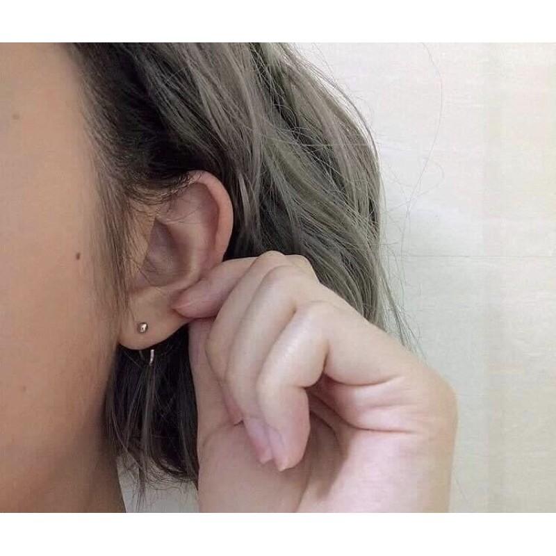 Khuyên tai bạc độc đáo, cá tính dành cho cả nam và nữ.