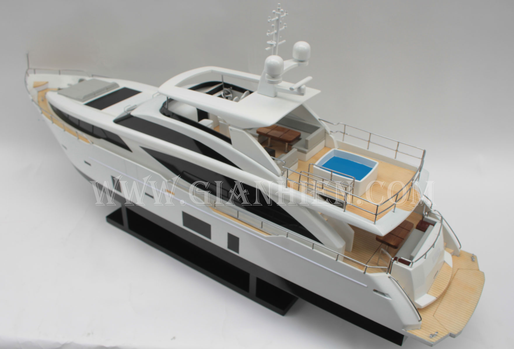 Mô hình Du Thuyền hiện đại PRINCESS SUPERYACHTS 30M (White Black) 90cm (Giá xưởng)