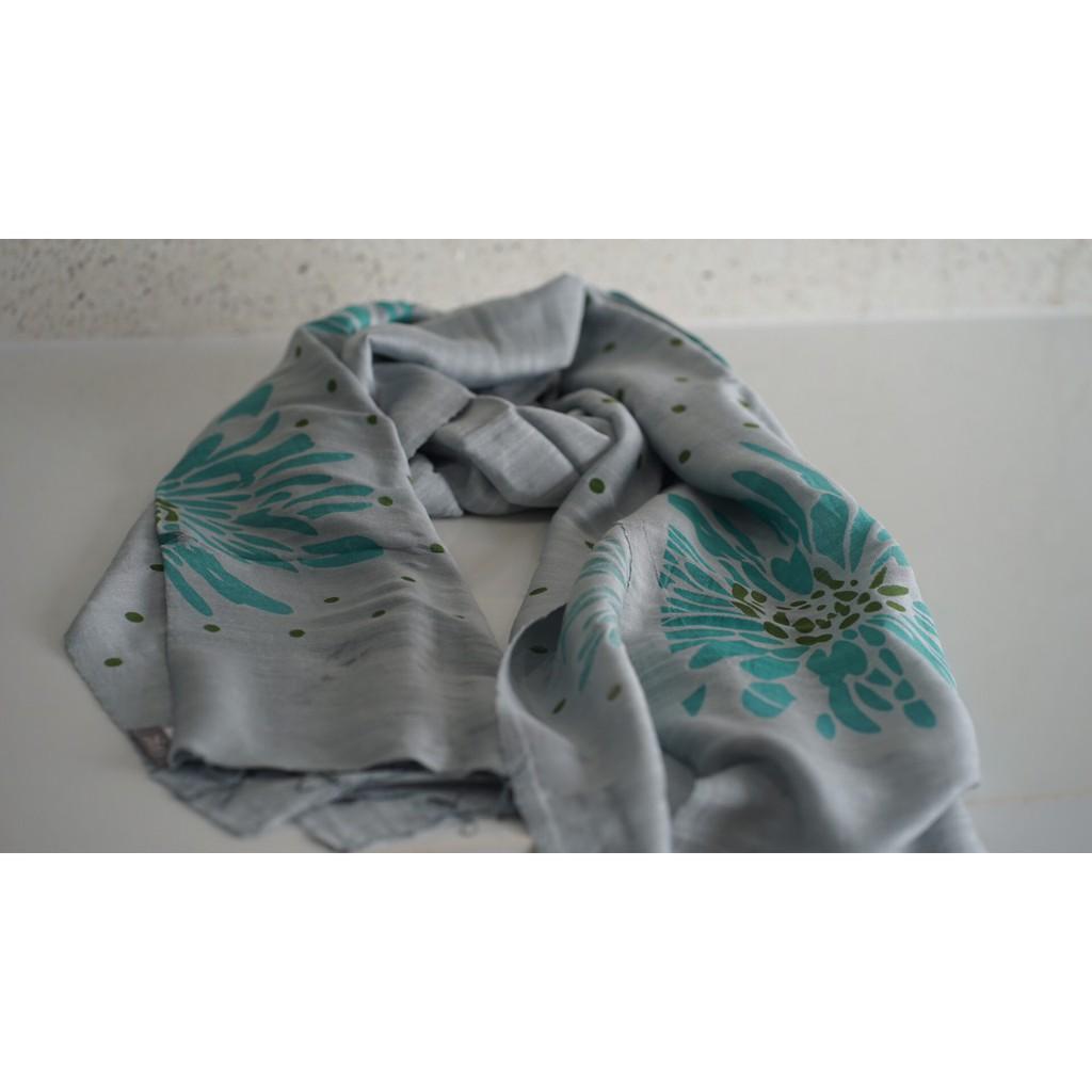 Khăn lụa, Khăn tơ tằm dệt tại Việt Nam, nhuộm màu An toàn, thương hiệu Óng silk, Mã K33I