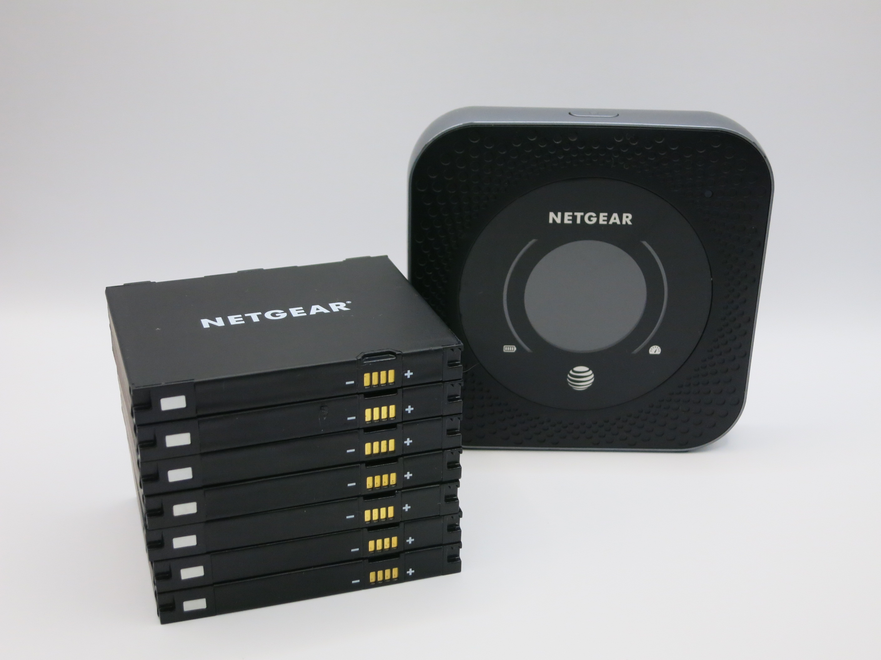 Pin bộ phát wifi di động 4G Netgear M1  - Hàng nhập khẩu