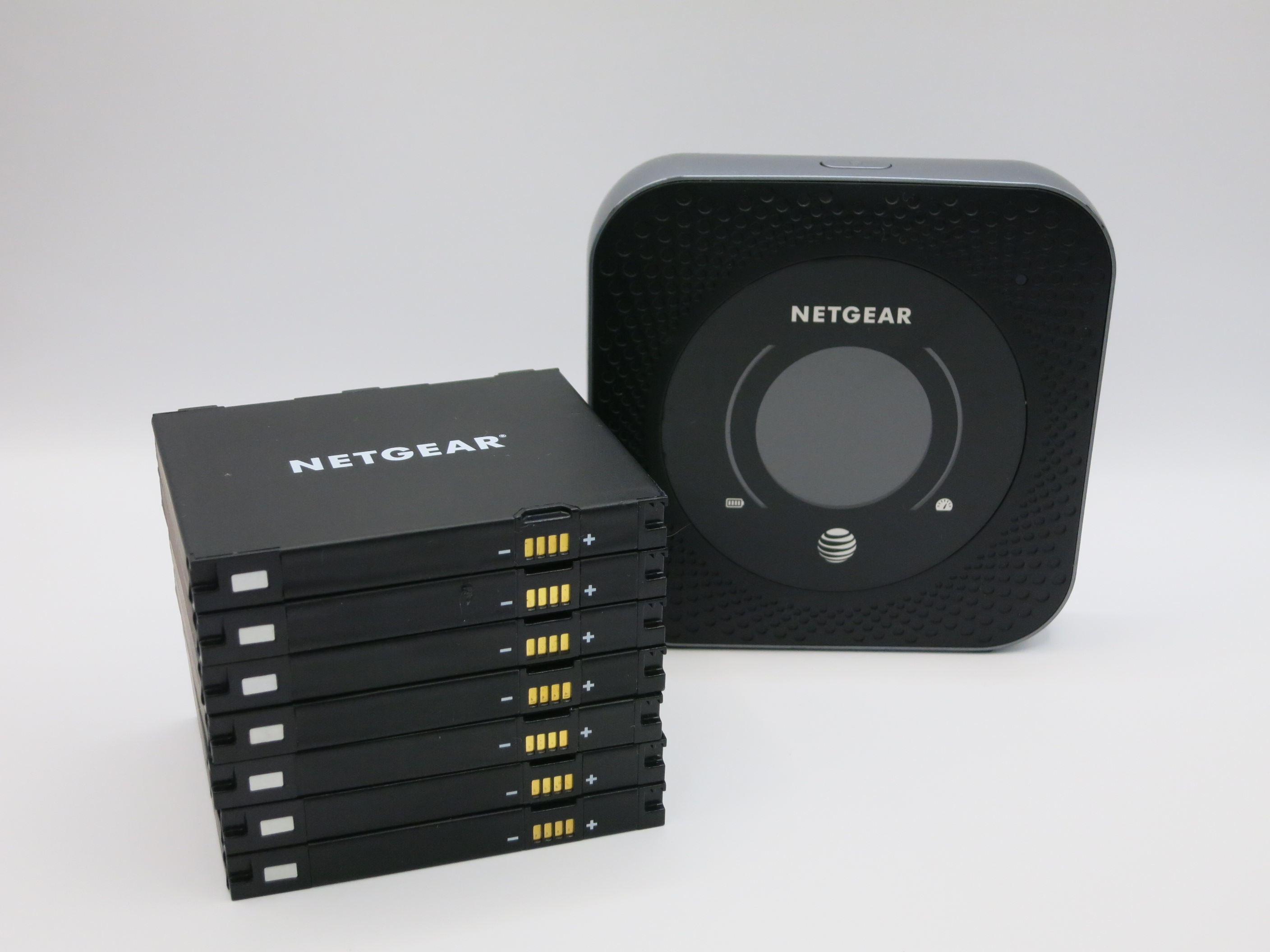 Pin bộ phát wifi di động 4G Netgear M1 (Nighthawk MR1100) - Hàng nhập khẩu