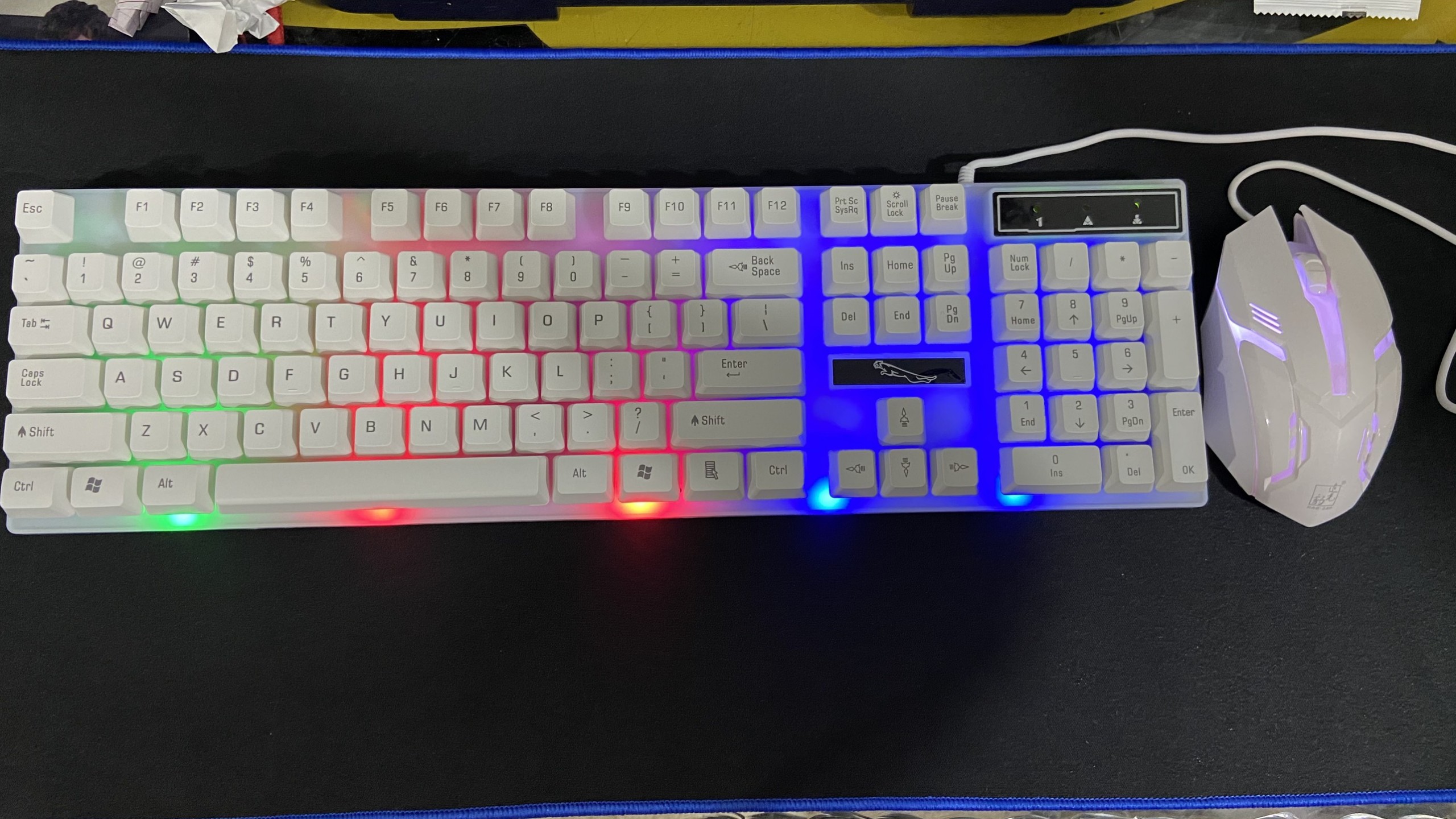 Bộ phím chuột chuyên game led 7 màu G21B HN thiết kế cực đẹp với các đường nét góc cạnh cá tính