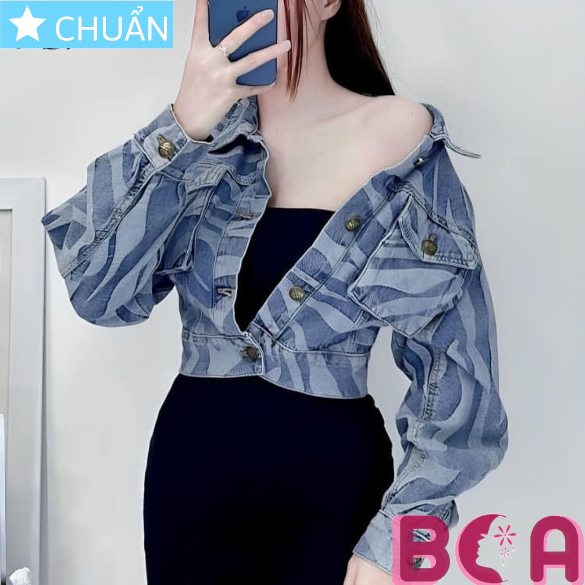 Áo khoác Jeans lửng nữ K31 màu xanh ROSATA tại BCASHOP họa tiết độc đáo &amp; thời trang, khẳng định gu &amp; đẳng cấp riêng bạn