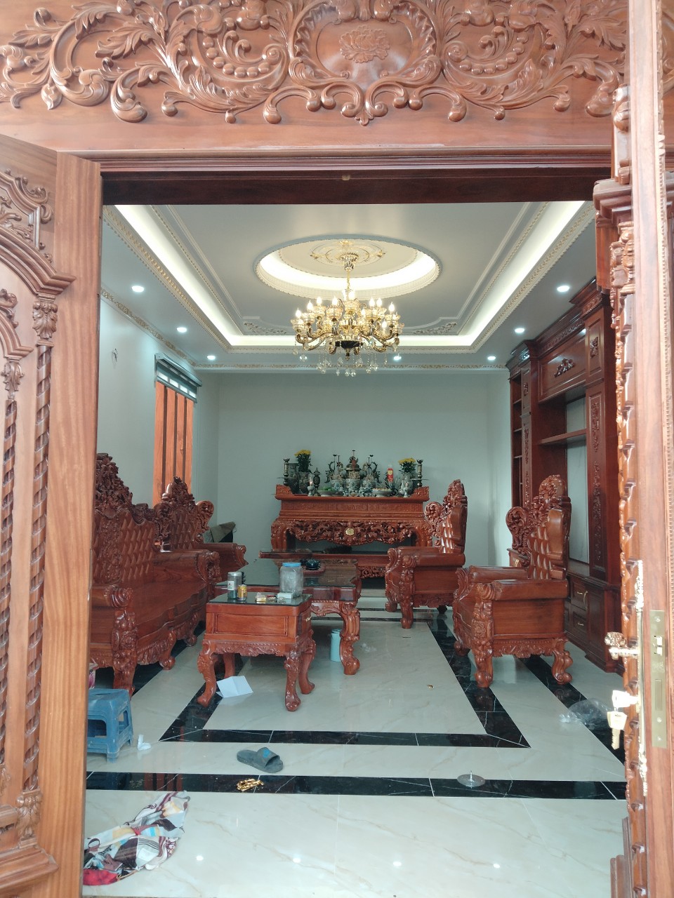 Đèn chùm pha lê nến 15 bóng , đèn chùm tân cổ điển khung hợp kim mạ vàng, chao pha lê 99901 kiểu dáng sang trọng tinh tế tạo điểm nhấn đắt giá cho mọi không gian nội thất