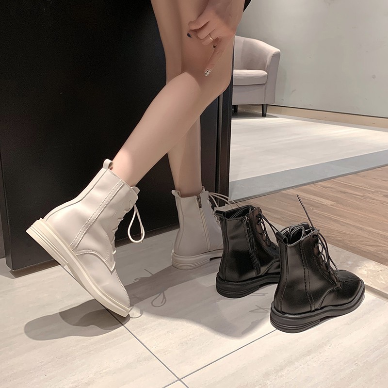 Mẫu Boots hot trend của năm 2021 cao 20cm, ôm chân, dây buộc, chất liệu bằng da siêu bền mã 68717 Bluewind