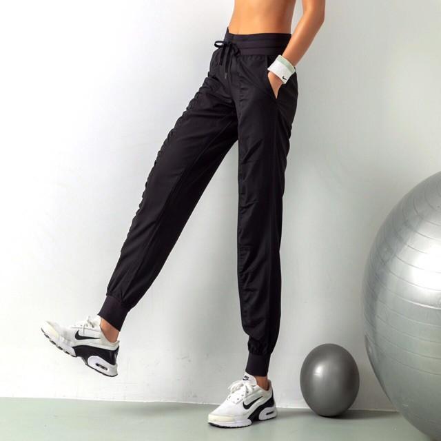 QUẦN JOGGER NỮ VẢI DÙ CAO CẤP BO CHÂN THỜI TRANG