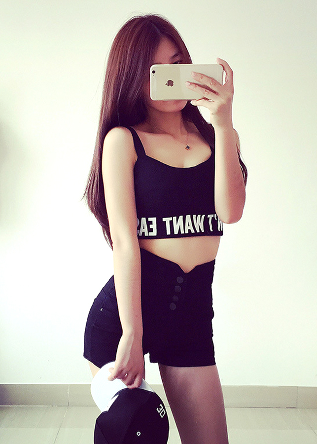 Quần short nữ cạp cao nhiều nút ,có dây đan chéo sau độc đáo.tôn dáng cao hơn-110