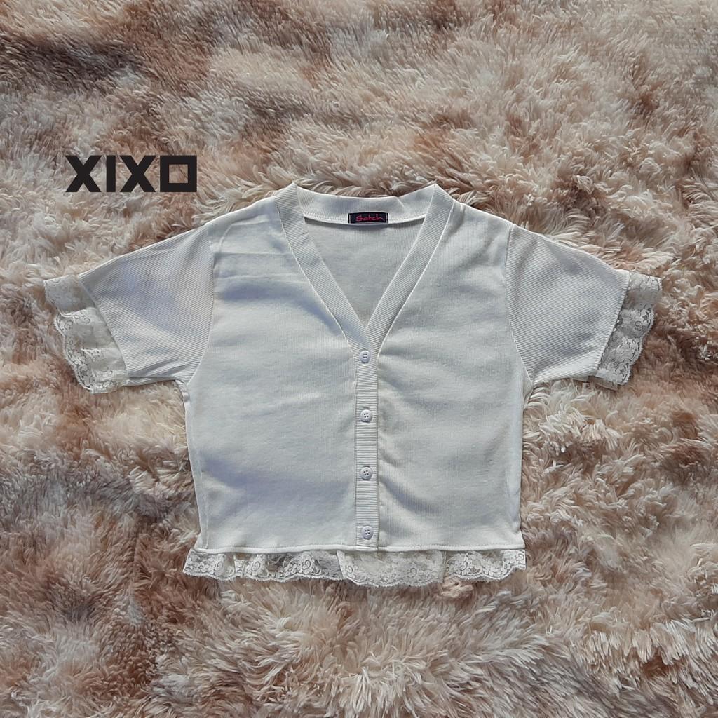 Áo croptop    Áo thun viền ren tay ngắn cúc thật XIXO - ATN0031