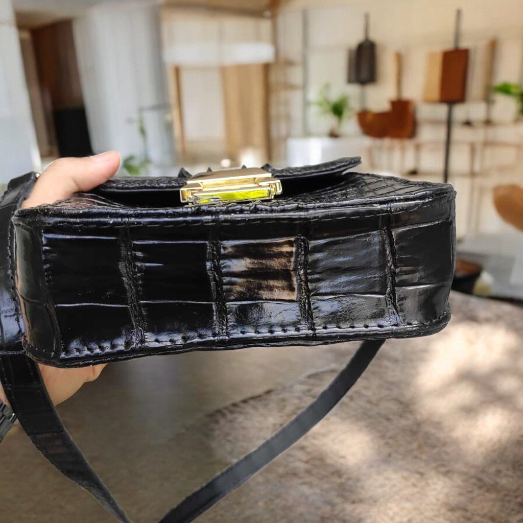 Túi chữ nhật Da cá sấu. Thiết kế đơn giản cho khách thích đổi kiểu!