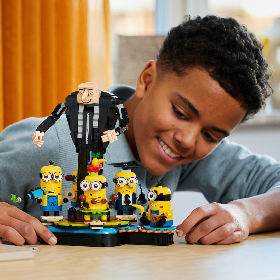 Đồ Chơi Lắp Ráp Bữa Tiệc Bất Ngờ Của Gru Và Minions LEGO MINIONS 75582 (839 chi tiết)