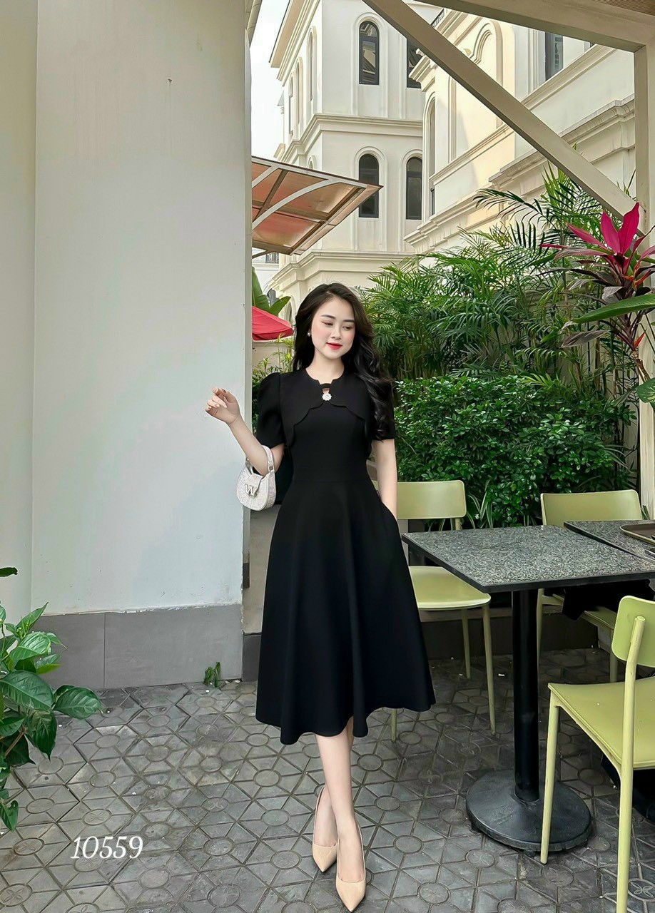 Đầm váy nữ dự tiệc dạo phố cổ vuông cách điệu ngực đỏ đen nâu thanh lịch