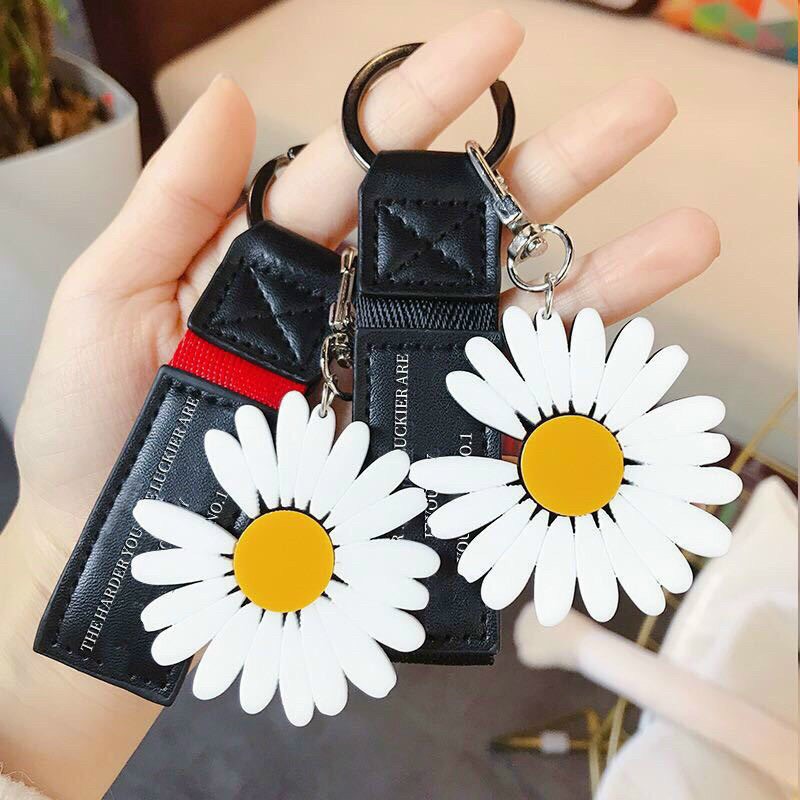 Móc khóa hình hoa cúc họa mi đáng yêu
