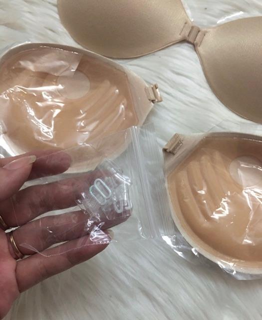 Combo dán ngực cho khách yêu