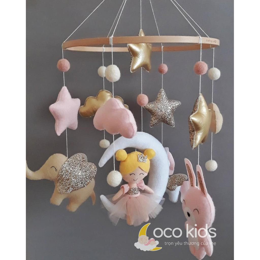 Đồ chơi treo nôi cho bé kích thích thị giác , có nhạc tự xoay CÔNG CHÚA THỎ