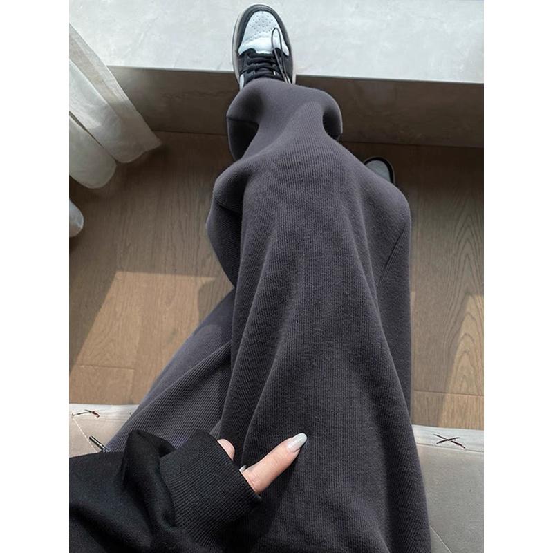 Bộ Áo Nỉ CEC Quần Jogger Chân Cua Ống Rộng Dây Rút