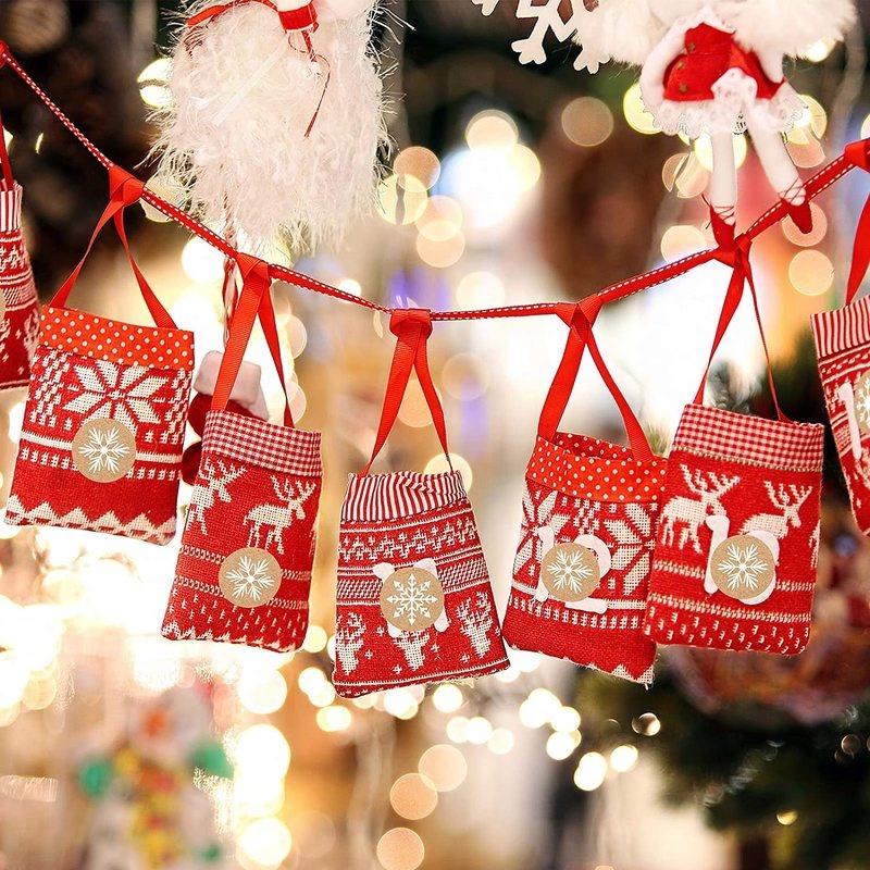 Cuộn 500 Miếng Dán Trang Trí Giáng Sinh