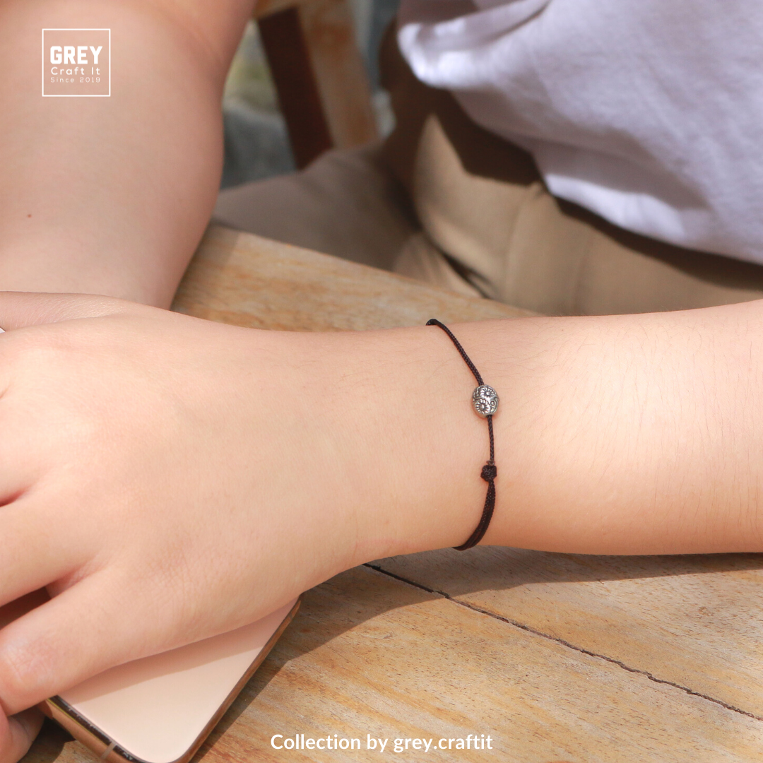 Vòng tay UNISEX Flower Charm Bạc Thái x Dây chỉ Nhật may mắn | Handmade 100% | Độc Lạ Đẹp Mắt | Cực bền với nước