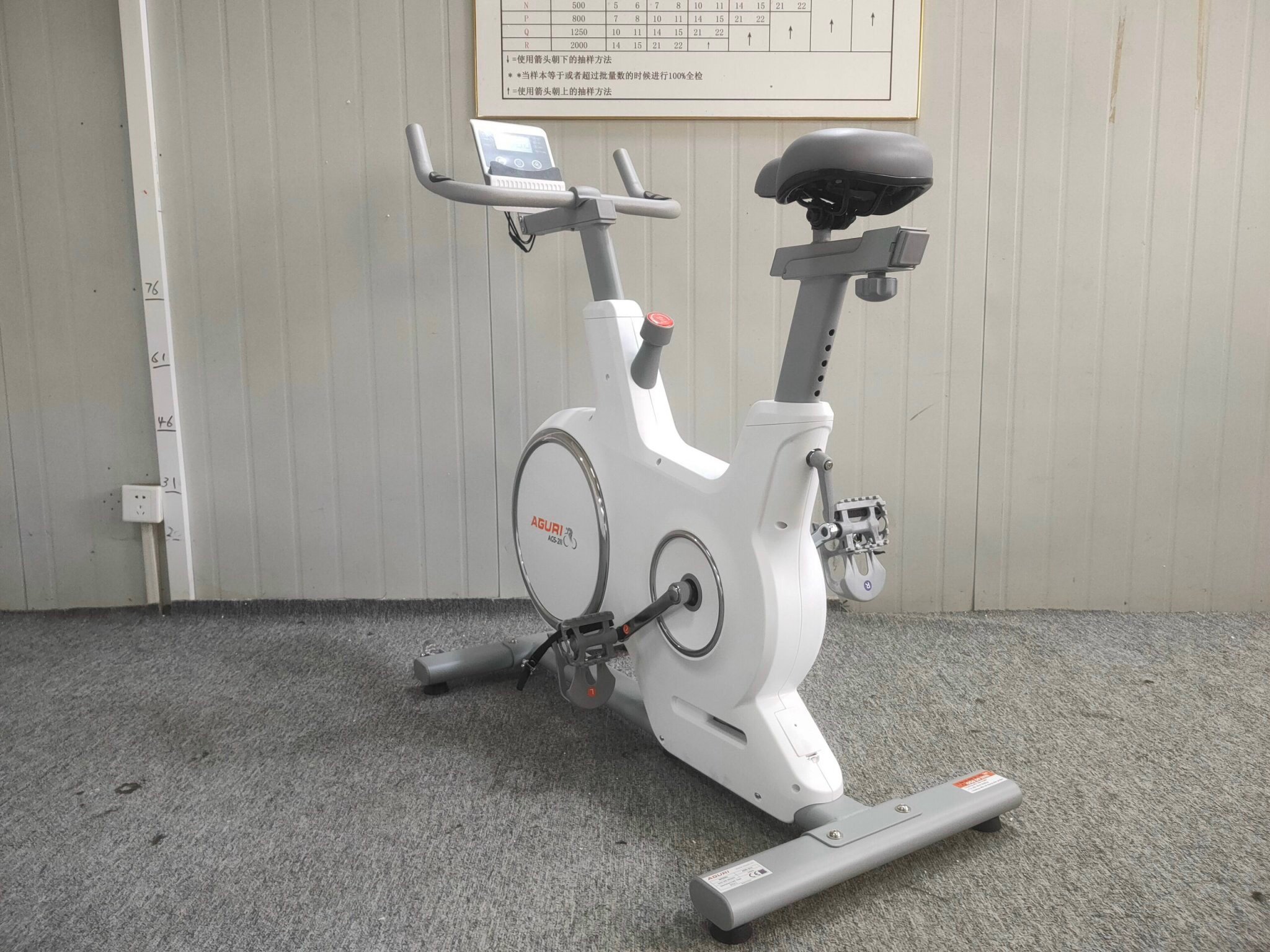 Xe Đạp Tập Thể Dục Tập Gym AGS-211 Nhập Khẩu Cao Cấp Không Có Tiếng Ồn + Kèm Máy Rung Massage